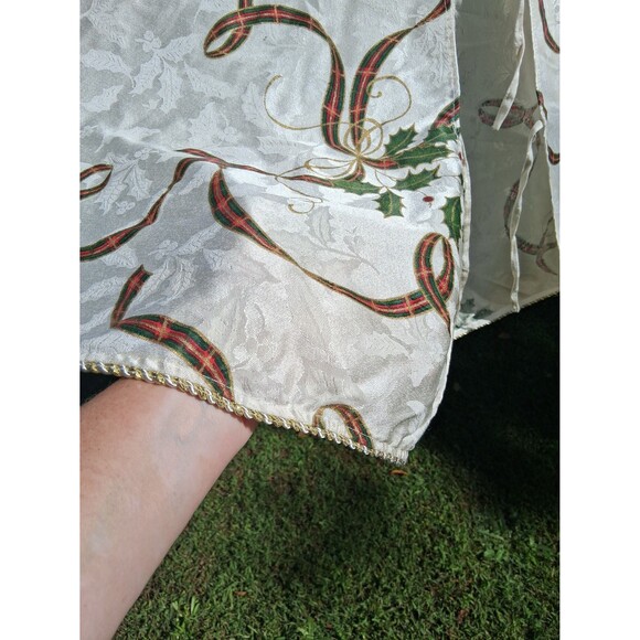 Lenox Holiday Christmas Tree Skirt 60" Diameter Holly & Ribbon - Picture 2 of 8